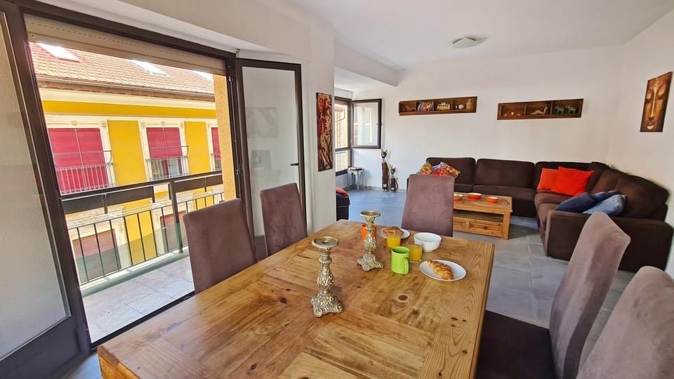 Balcony/Terrace, Living room, Seating area, Dining area