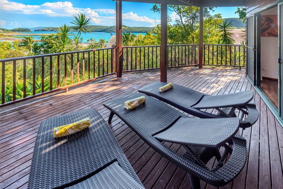 Natural landscape, Balcony/Terrace, Sea view