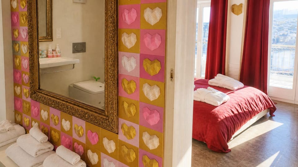 Bed, Bathroom