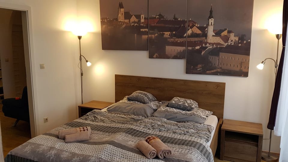 Bed, Photo of the whole room, Decorative detail
