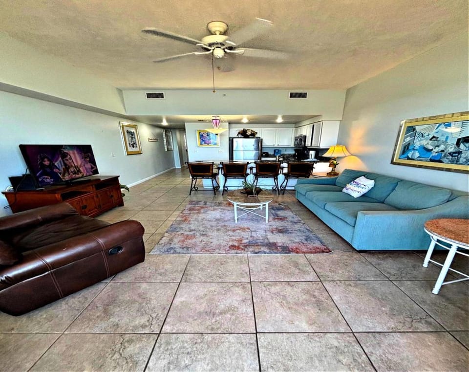 Wyndham Ocean Walk Penthouse Floor 1 BR Resort Condo By The Sea - Daytona Funland 1908 Apartment in Florida