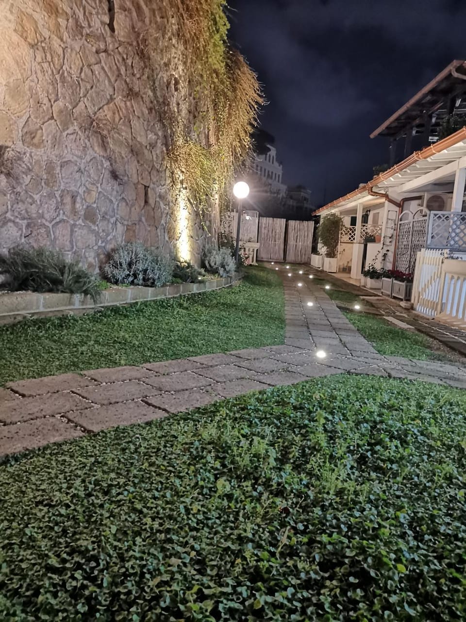 La CasAffittiera Apartments Group House in Anzio