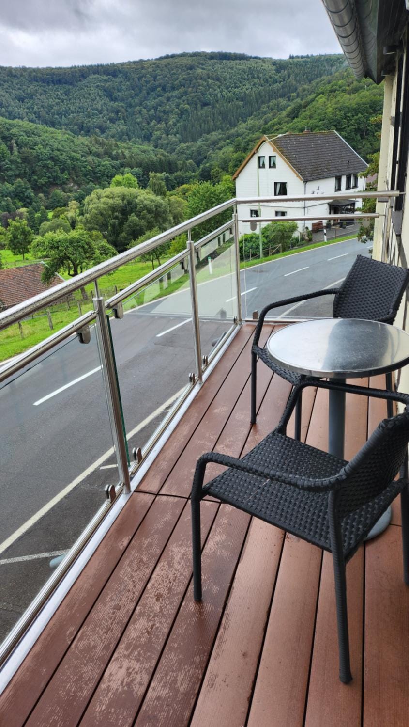 Balcony/Terrace, Mountain view