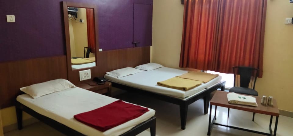 Hotel Madhava Hotel in Maharashtra