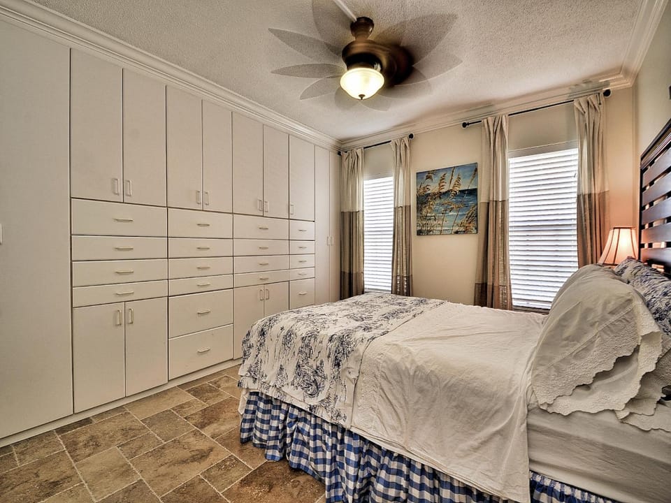Island Flat 103 Apartment in Clearwater Beach