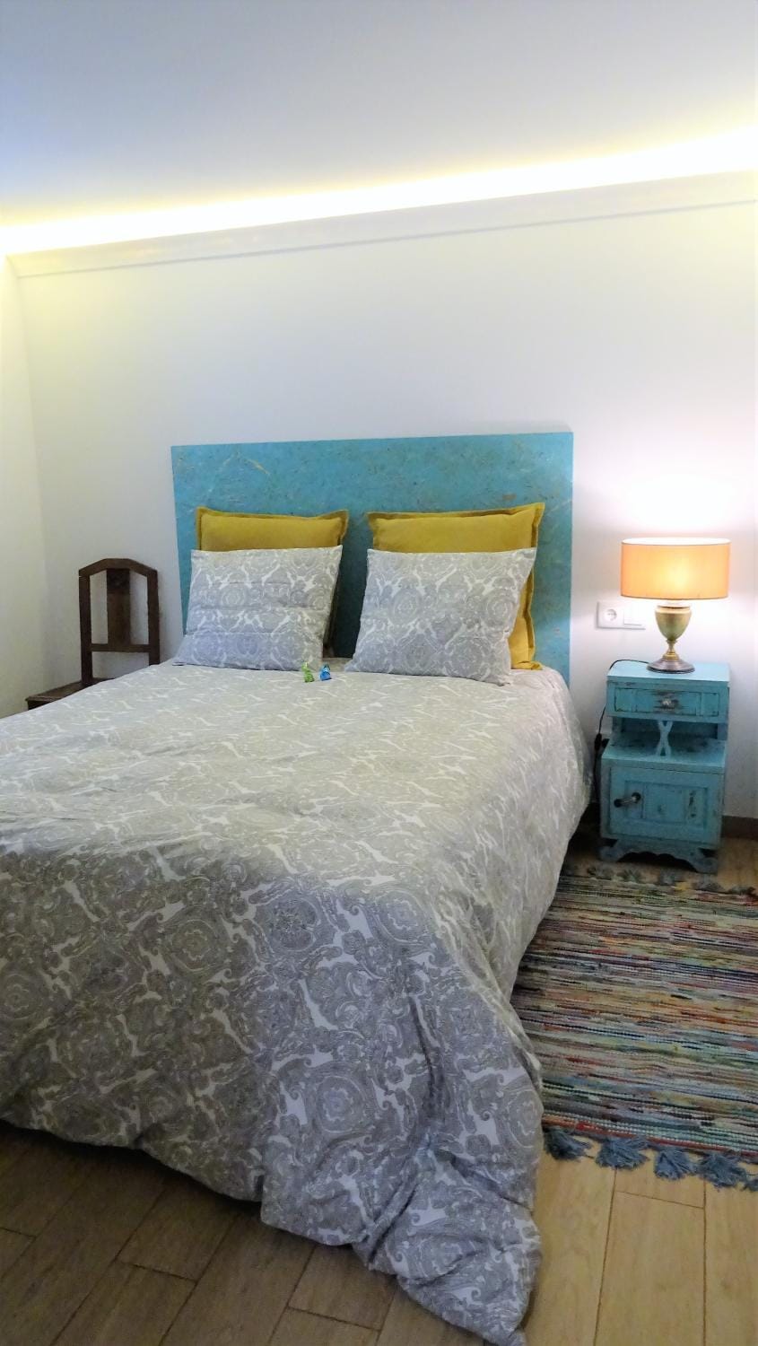 Bed, Photo of the whole room, Decorative detail