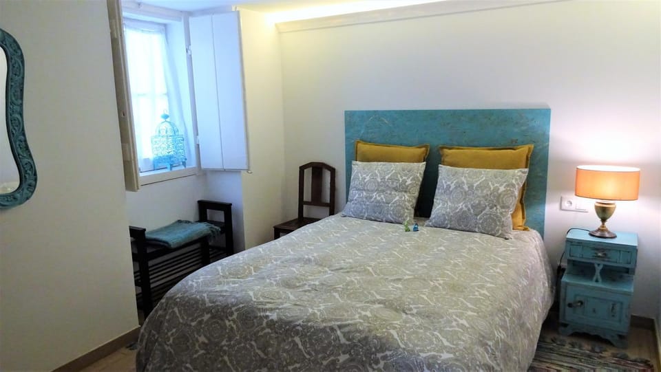 Bed, Photo of the whole room, Decorative detail