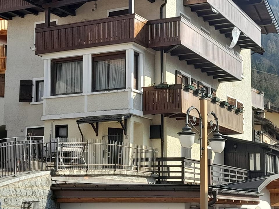 Property building, Balcony/Terrace