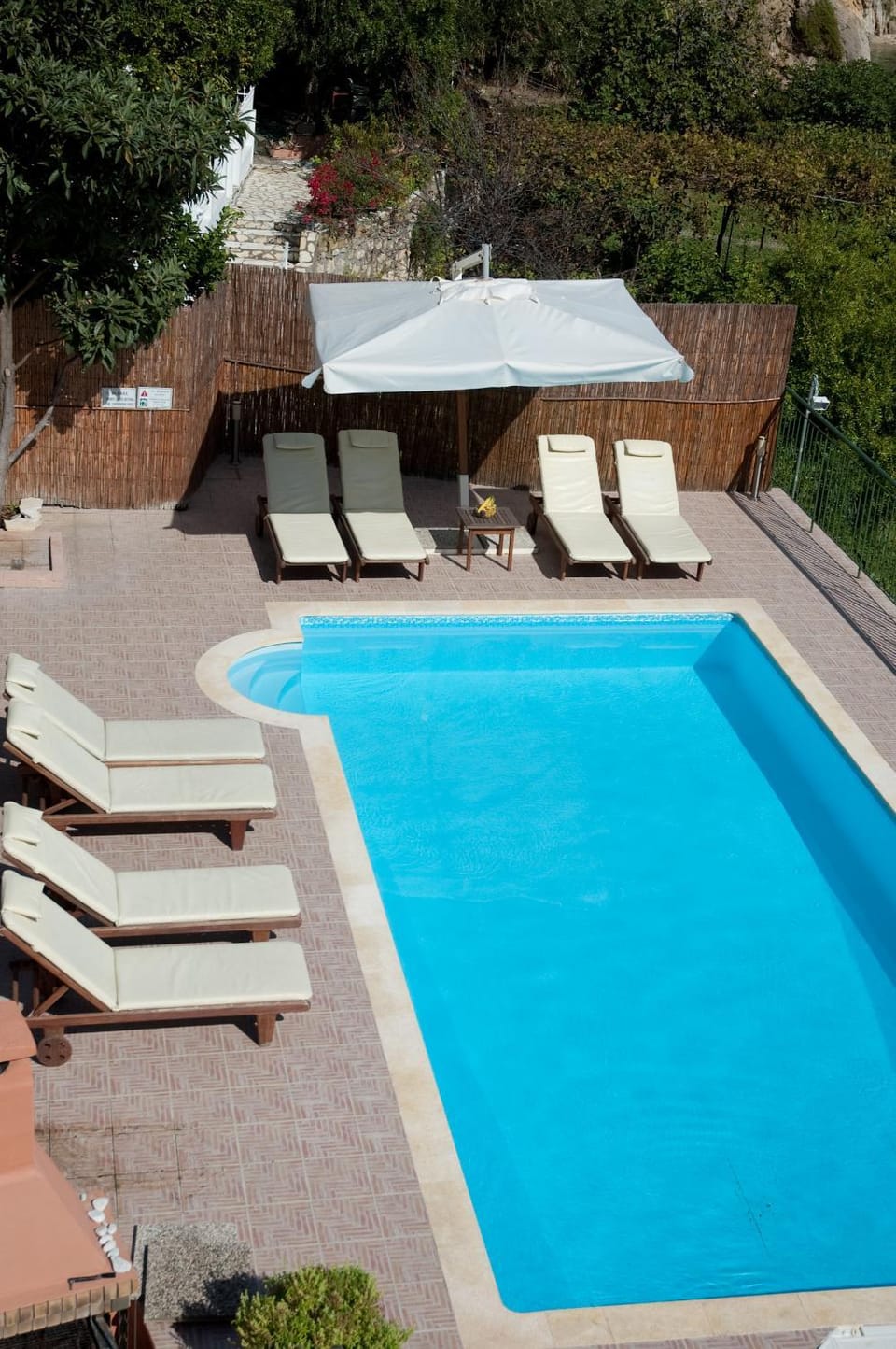 Facade/entrance, View (from property/room), Decorative detail, Swimming pool, Swimming pool