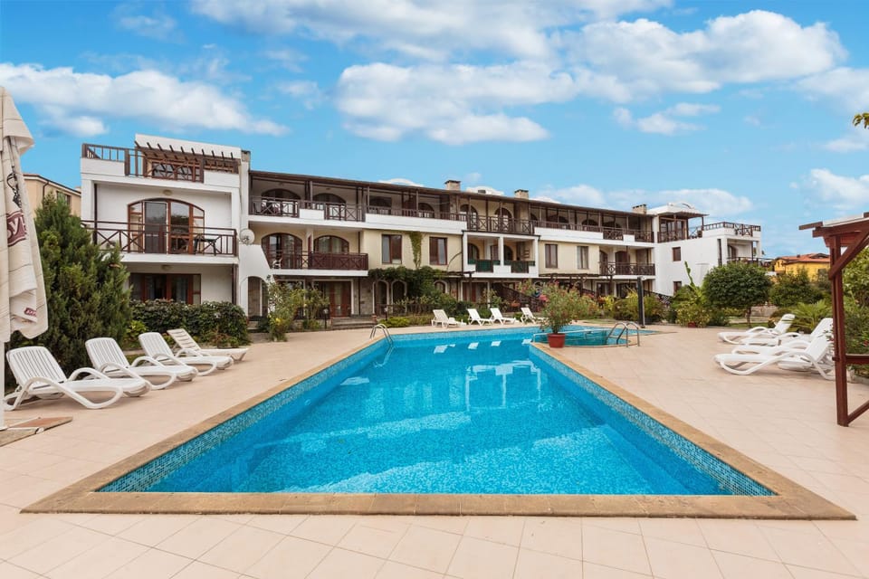 Facade/entrance, Pool view, Swimming pool, Swimming pool