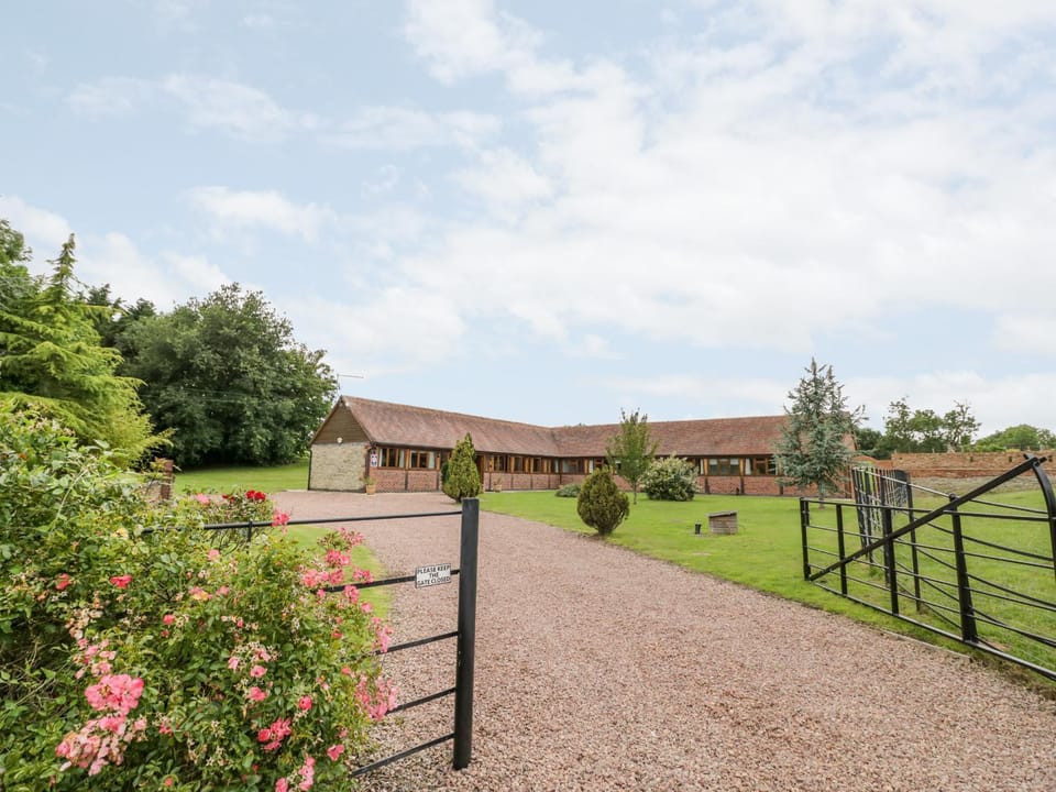 Beesoni Lodge House in Malvern Hills District