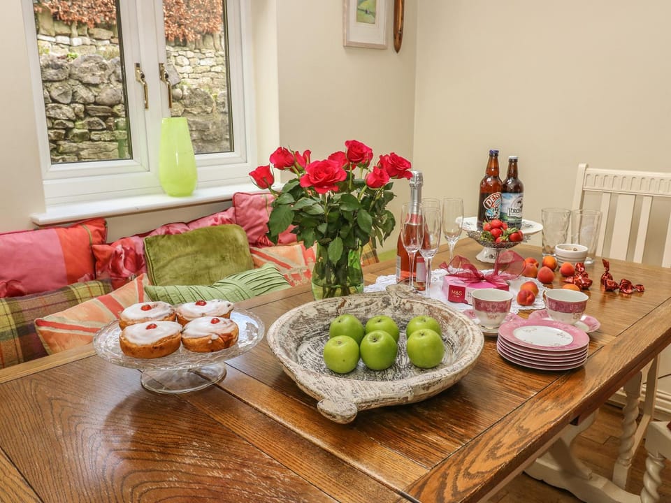 1 Bridge End & Garden House in Grassington