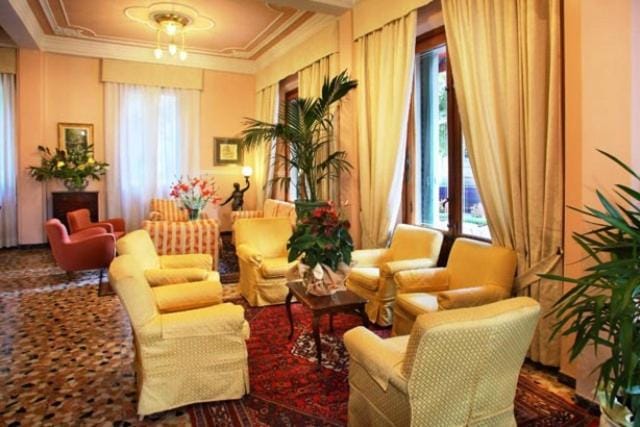 Communal lounge/ TV room, Day