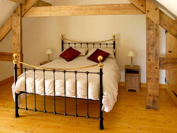 Nuffies Cottage House in Derbyshire Dales District