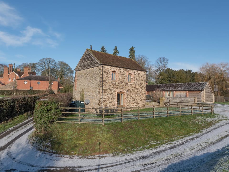 Glebe Barn House in Malvern Hills District
