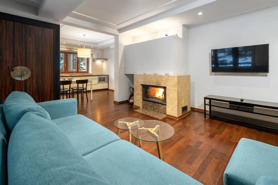 TV and multimedia, Living room, Seating area, flat iron
