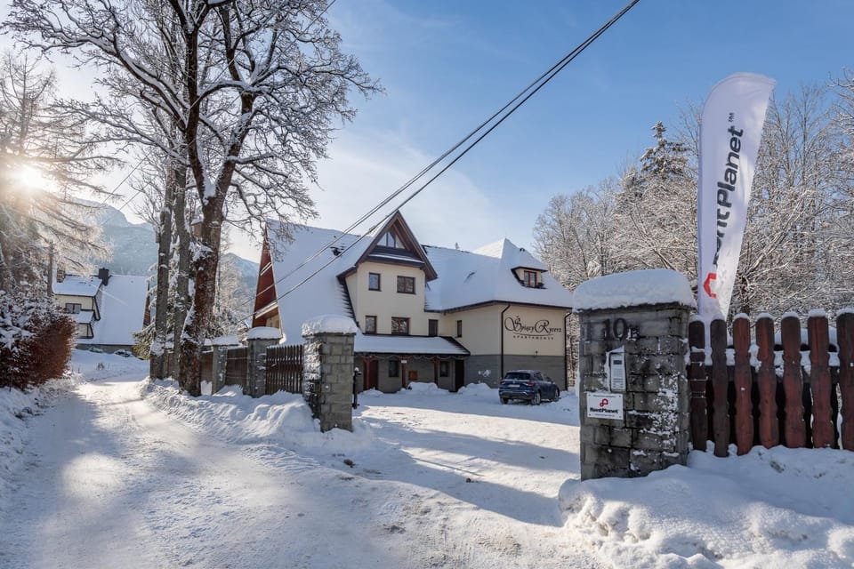 Property building, Natural landscape, Winter