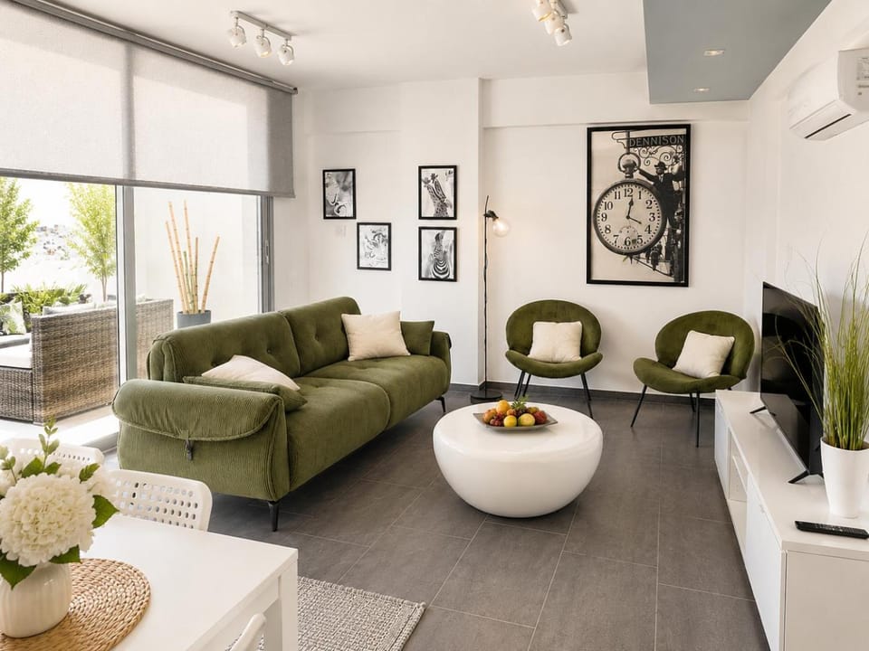 TV and multimedia, Balcony/Terrace, Seating area, Dining area, City view