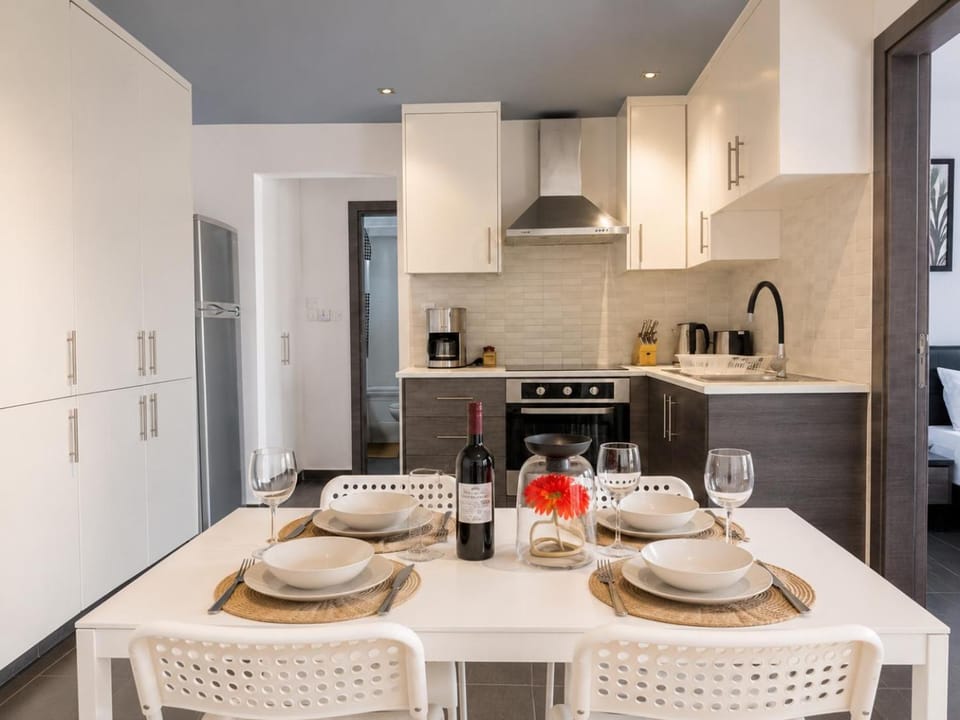 Seating area, Dinner, kitchen