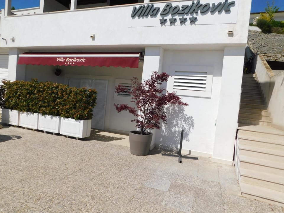 Beach Villa Bozikovic Bed and Breakfast in Podstrana