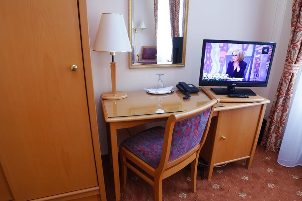 TV and multimedia, Decorative detail