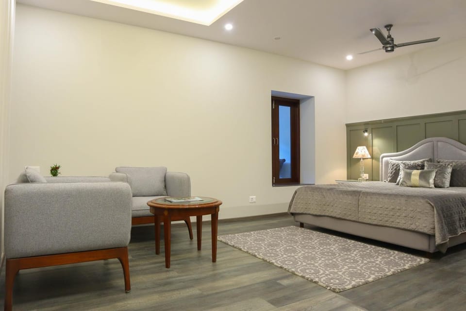 Bed, Living room, Seating area
