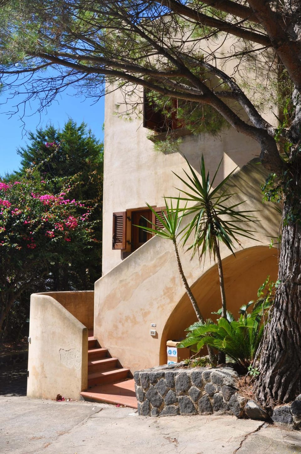 Patio, Facade/entrance