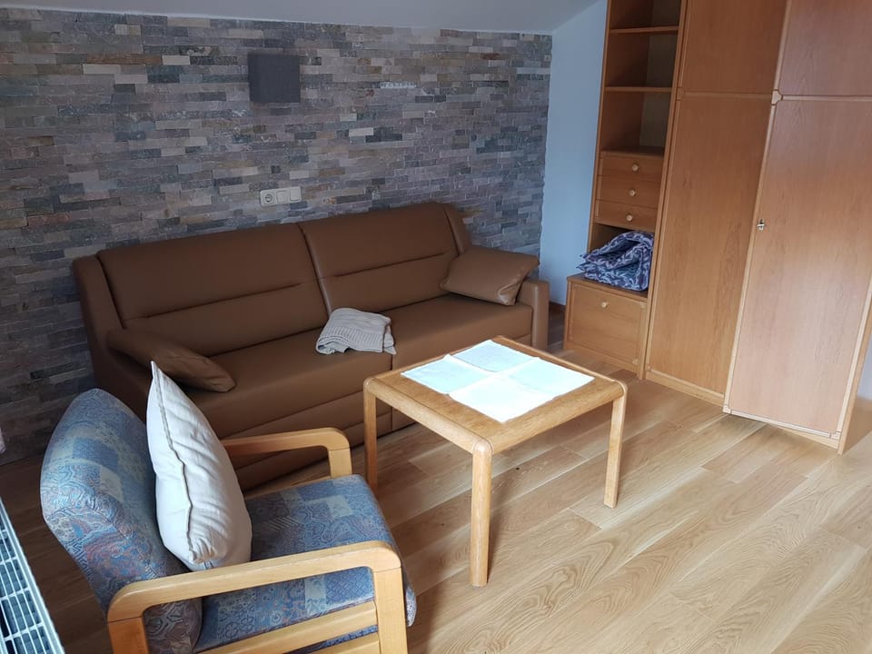 Living room, Photo of the whole room