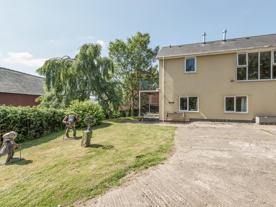 The Schoolhouse Bakehouse Apartment in Bishop's Castle