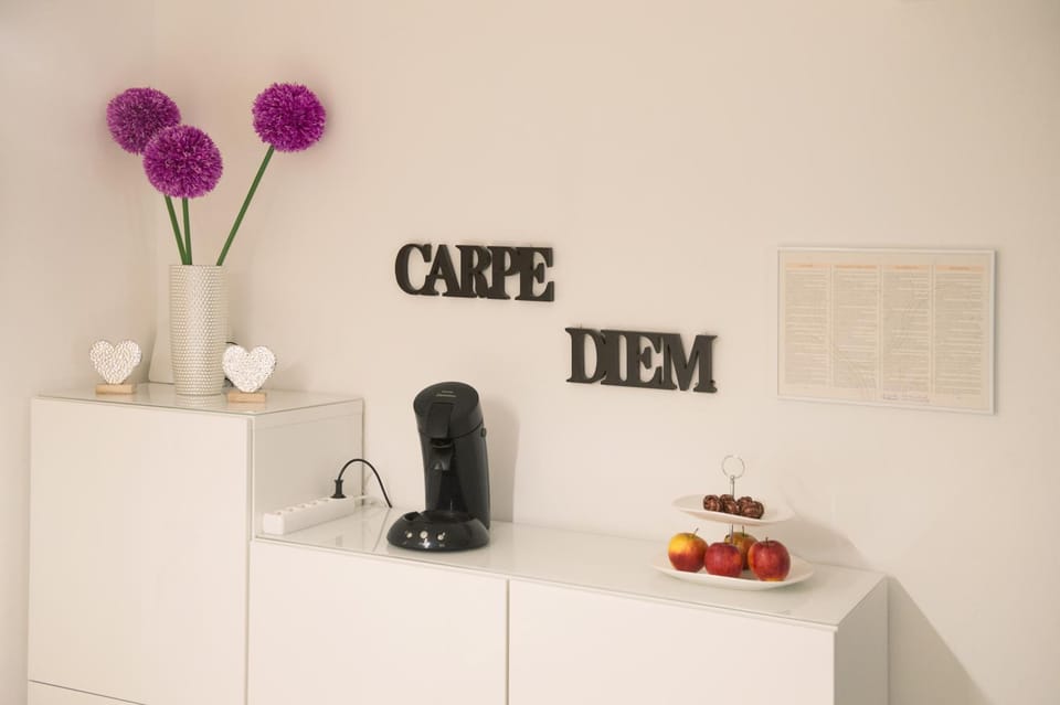 Coffee/tea facilities, Seating area