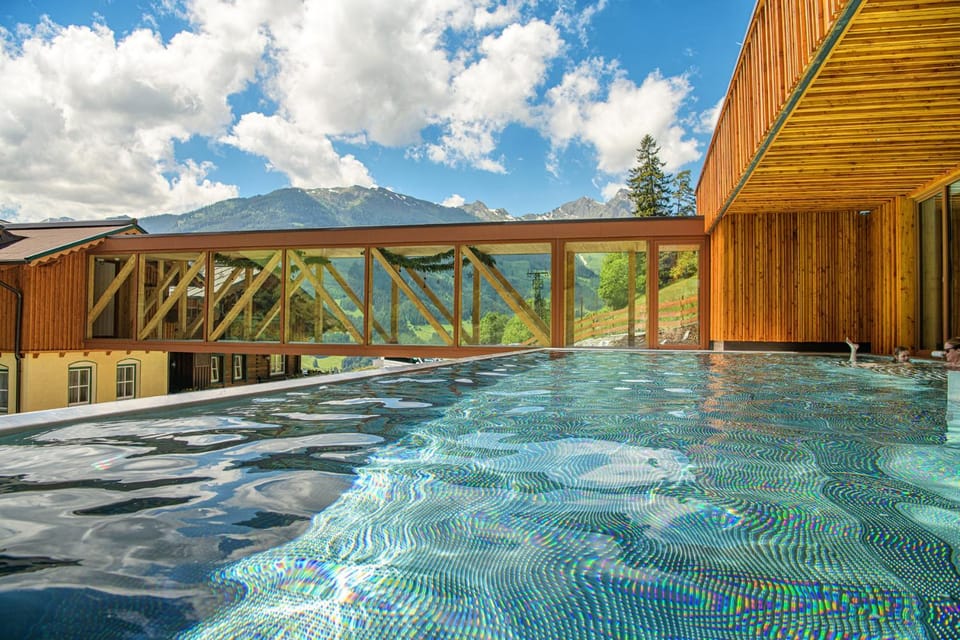 Day, Swimming pool