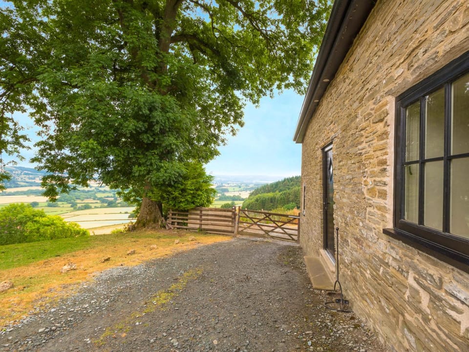 Bishop's Castle Barn House in Wales