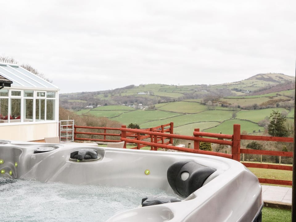 Bryn Derw Holiday Cottage House in Afon Hiraethlyn
