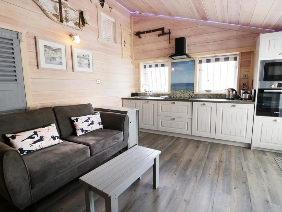 Old Joiners Shop House in High Street