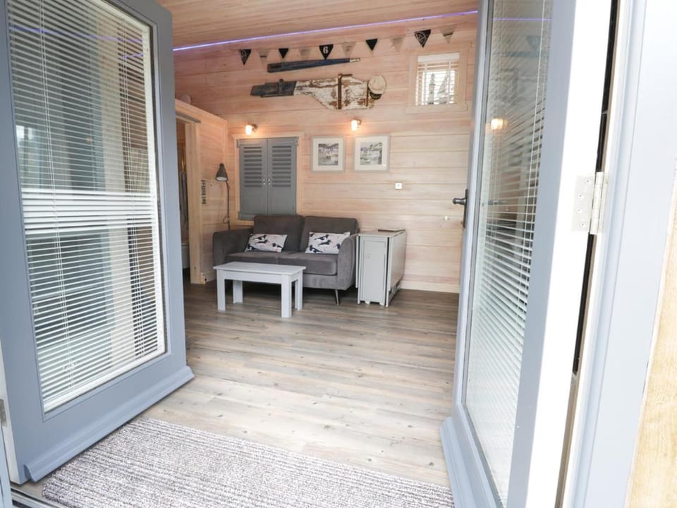 Old Joiners Shop House in High Street