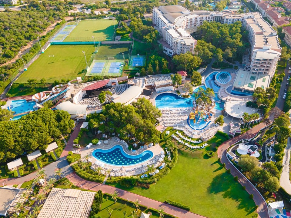 Property building, Bird's eye view, Swimming pool