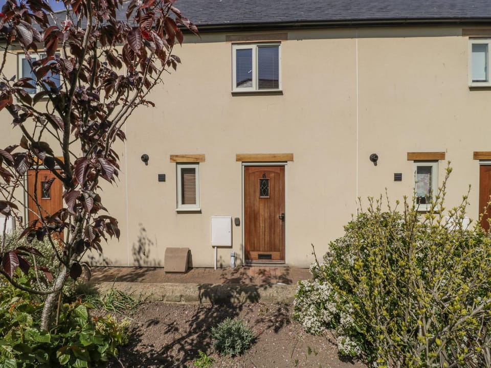 6 Malthouse Court House in West Somerset District