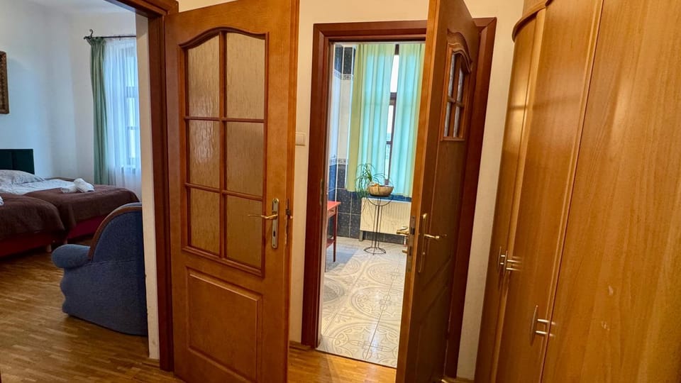 Bathroom, Photo of the whole room, wardrobe