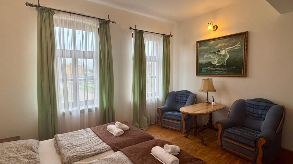 Living room, Photo of the whole room, Seating area, Bedroom