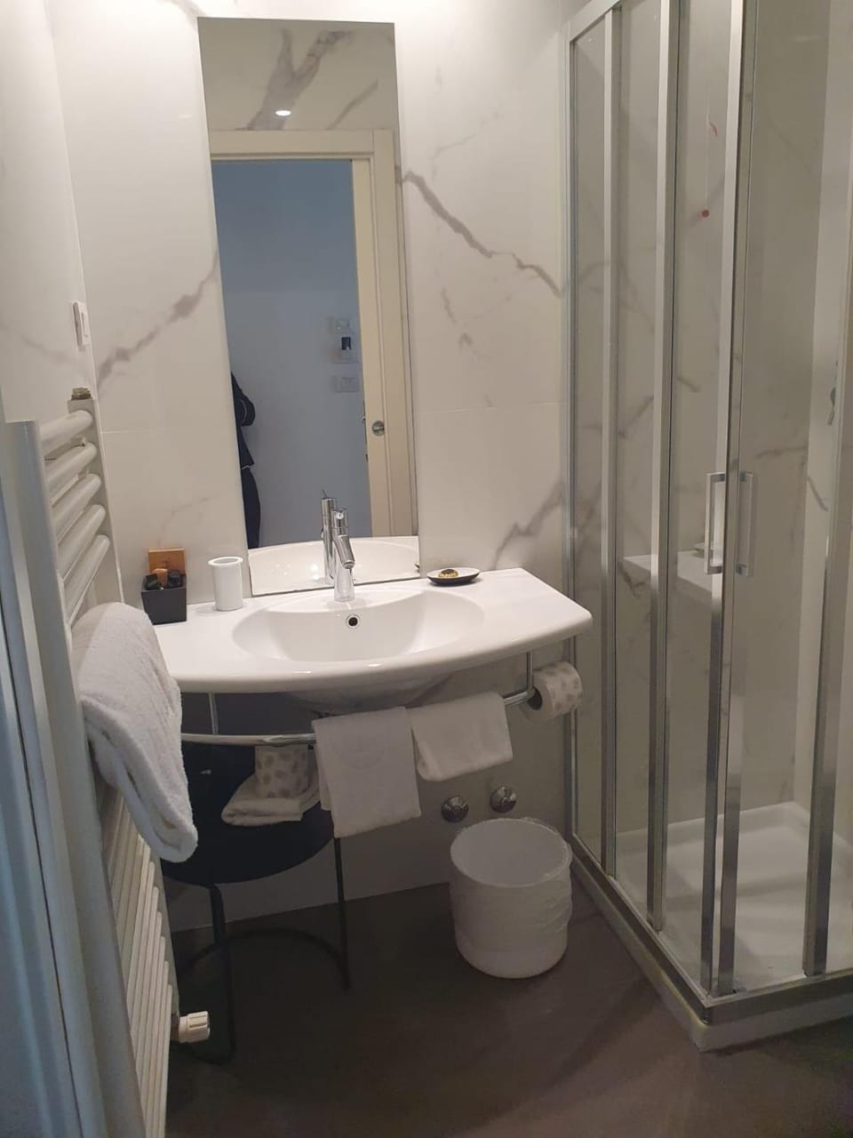 Shower, Toilet, Bathroom, heating