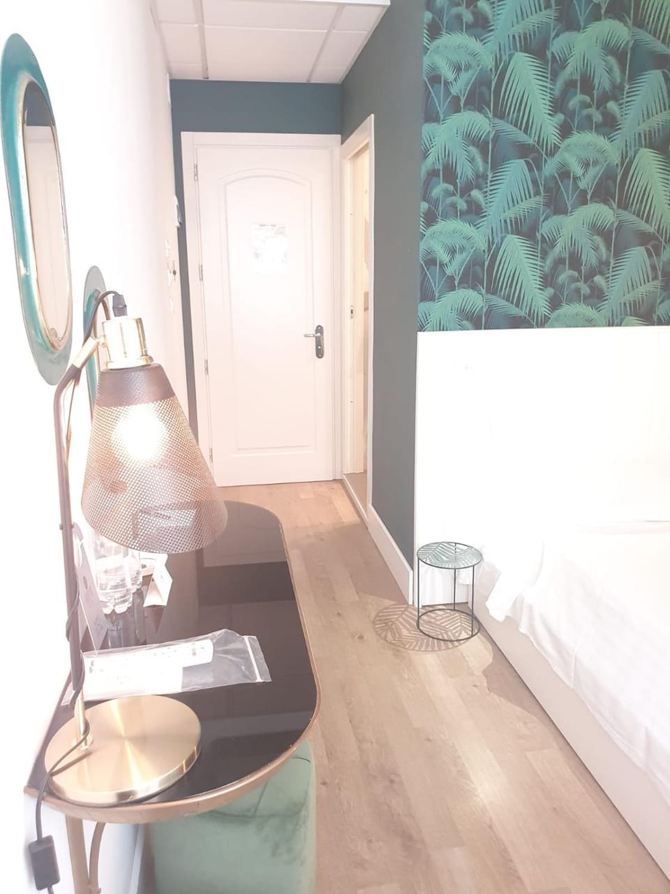 Photo of the whole room, Bedroom, hair dresser