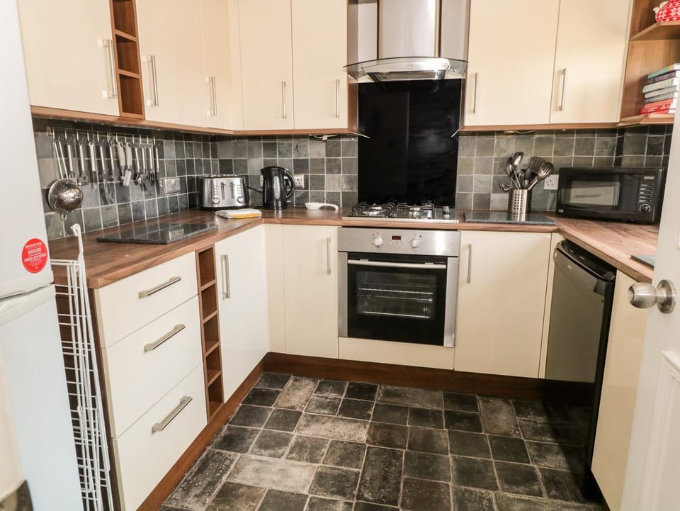 9 Navigation Square House in Skipton