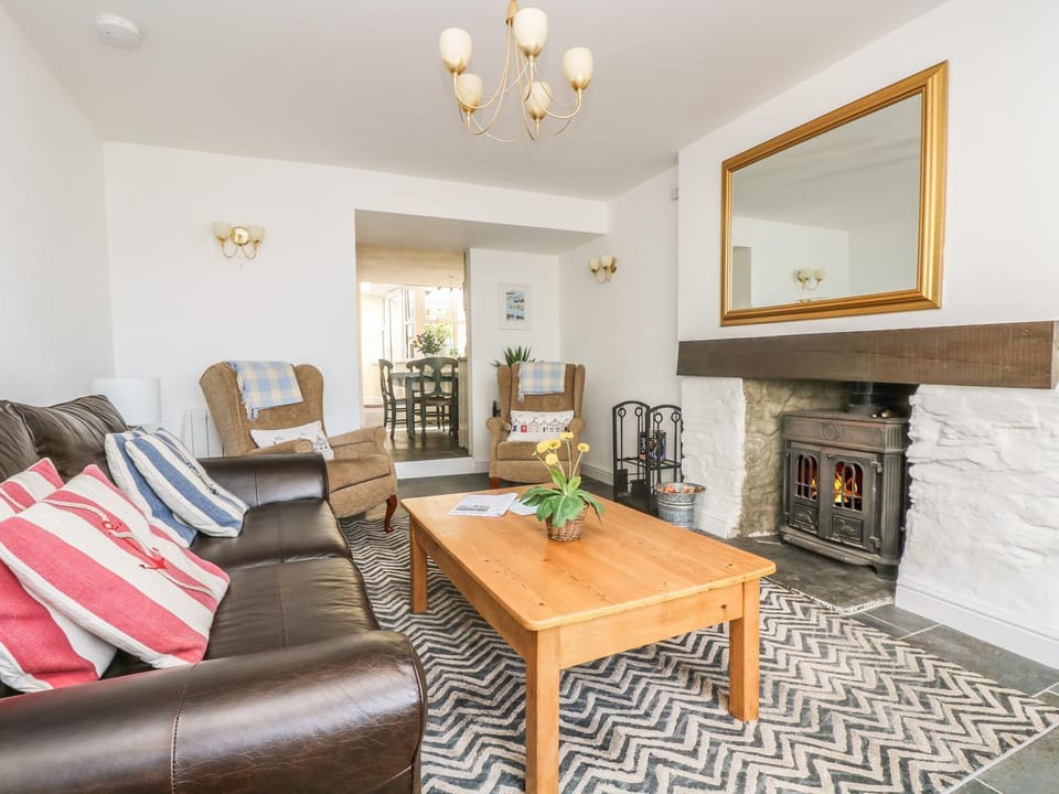 The Watch Below Apartment in Fowey