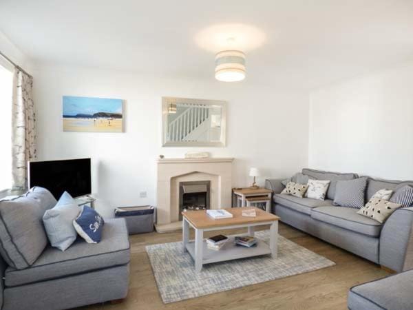 7 Harlyn Cottages House in England