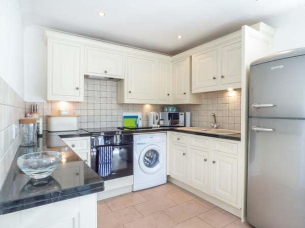 7 Harlyn Cottages House in England