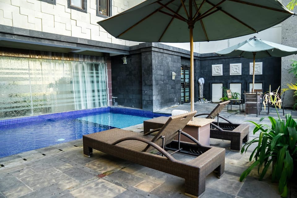 Swimming pool, Swimming pool