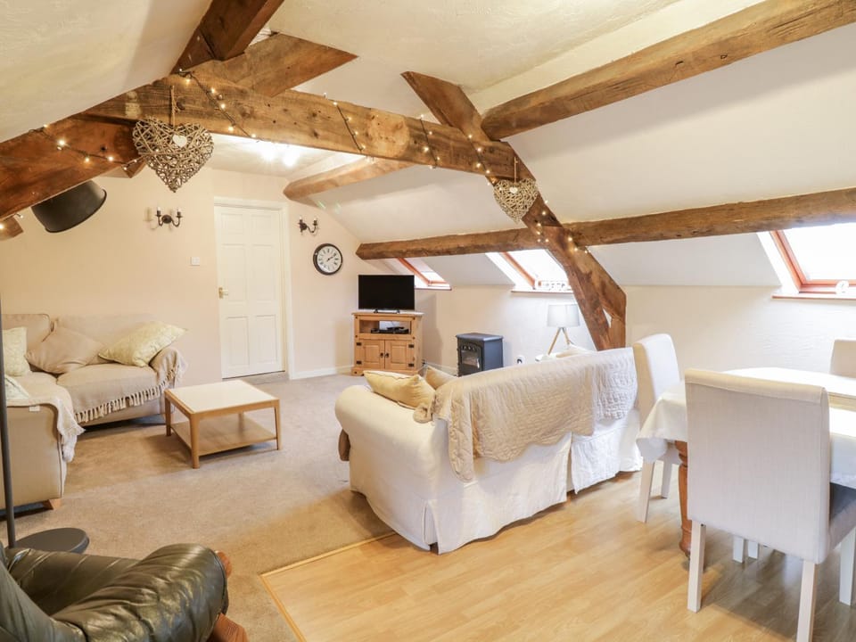 Hen Ysgubor Cottage House in Wales
