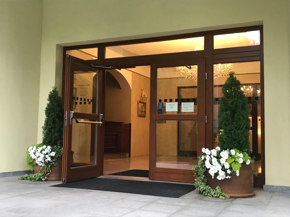 Facade/entrance