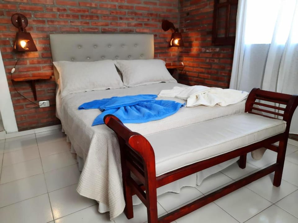 Bed, Photo of the whole room, Decorative detail, Bedroom, Area and facilities, heating, towels