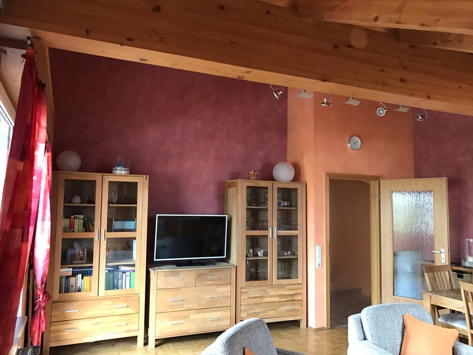 Day, TV and multimedia, Living room, Seating area, Dining area, On site